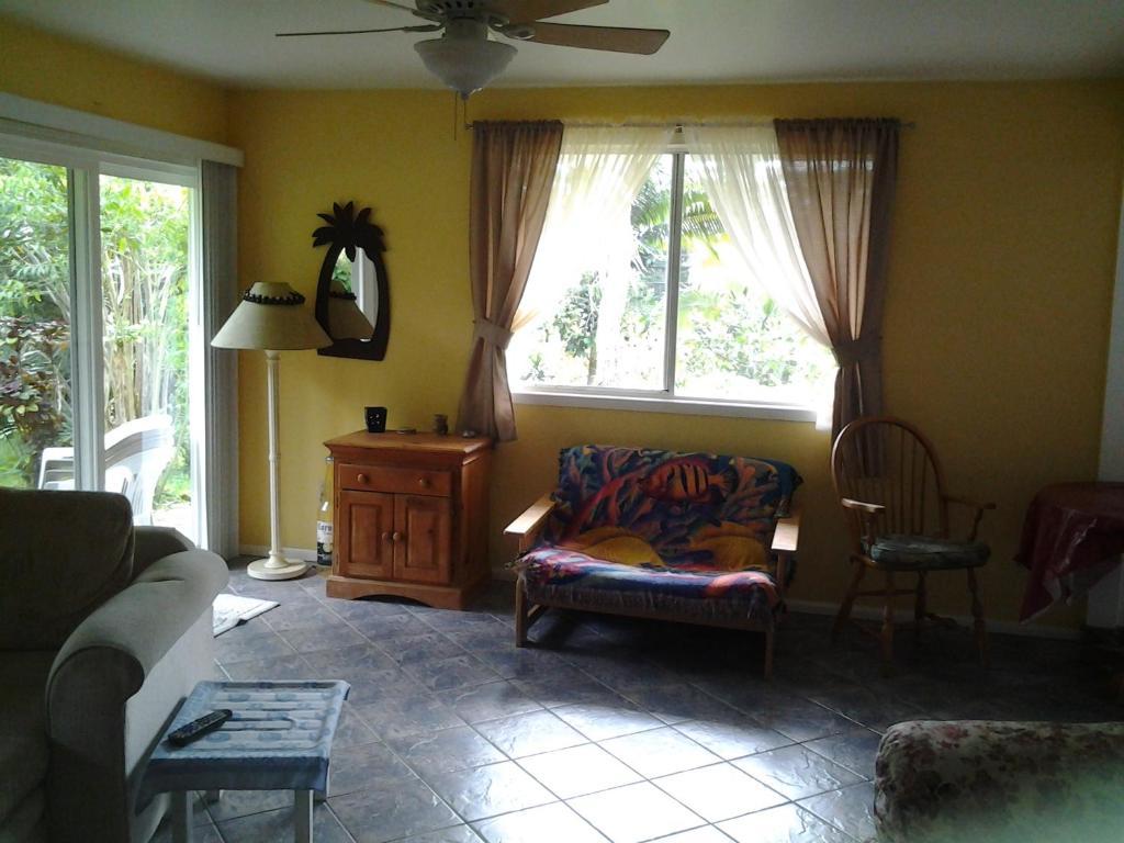 Lava Tree Tropic Inn Pahoa Oda fotoğraf